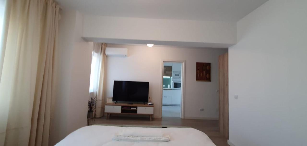 Lara 65 - Cozy & Modern Apartment @ Conest Iasi Eksteriør bilde