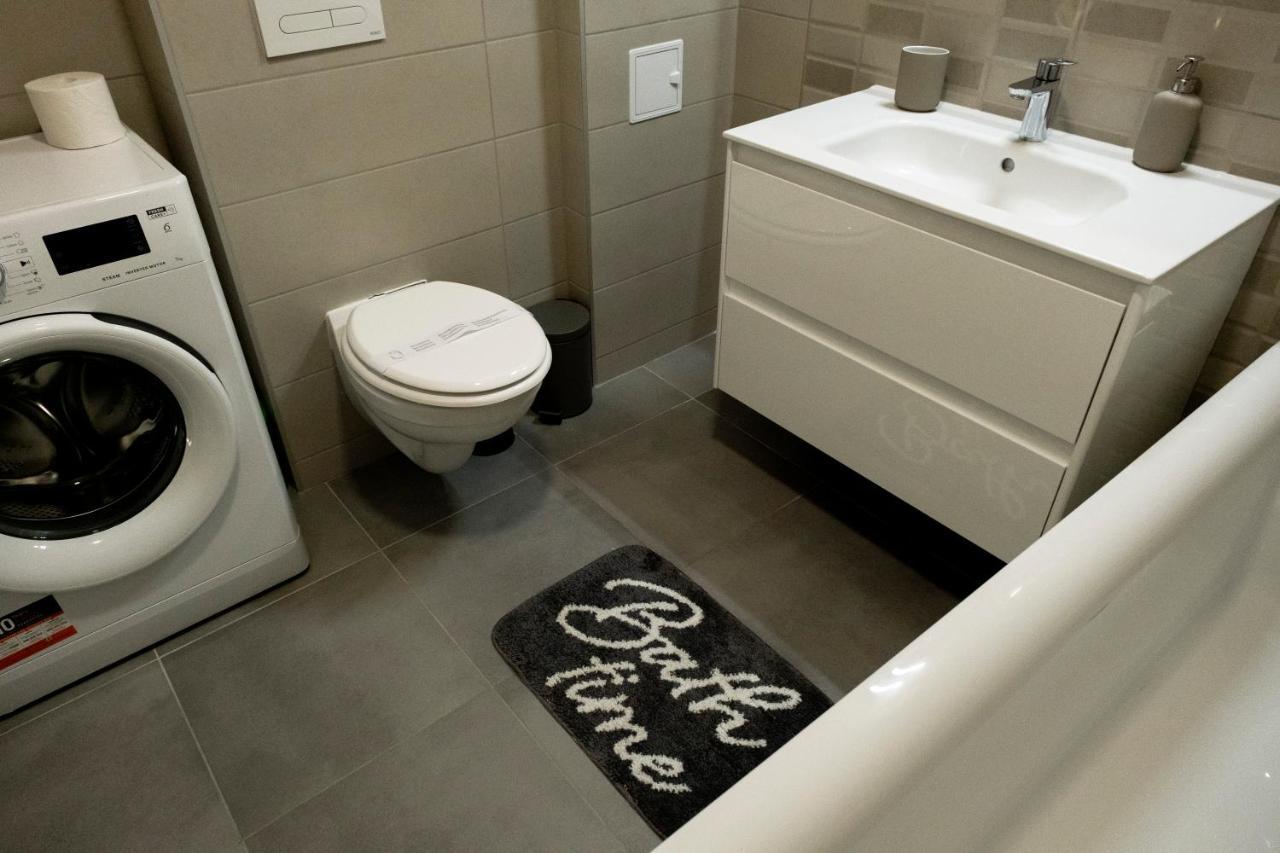 Lara 65 - Cozy & Modern Apartment @ Conest Iasi Eksteriør bilde